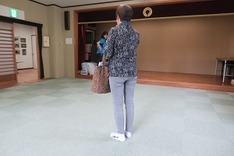 77歳、努力しています。変形のない姿勢。