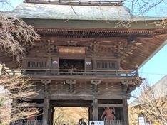 1678年創建の姿を残す山門