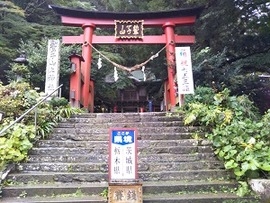 栃木・茨木県境上の神社